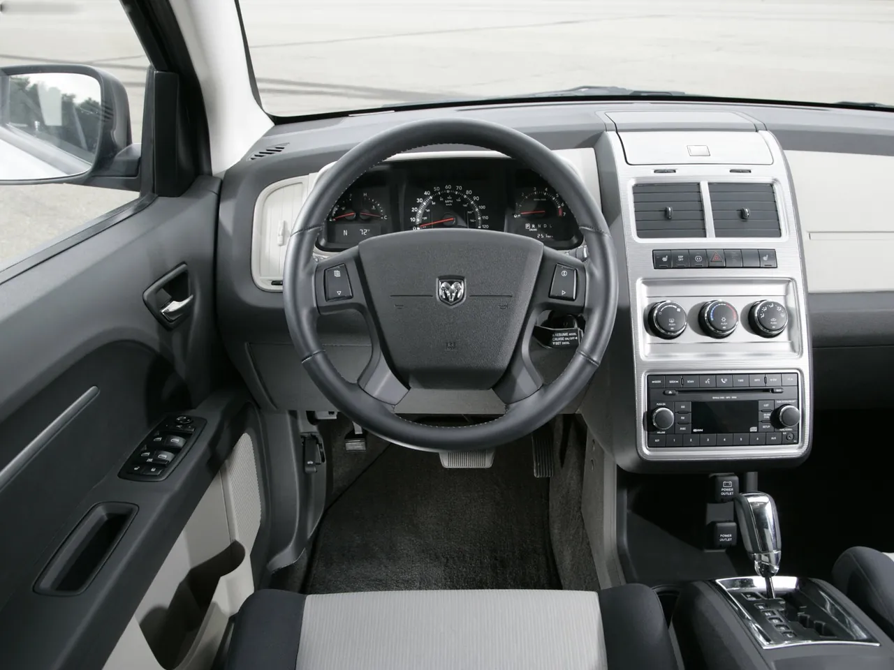 Dodge Journey (2009) – interiér