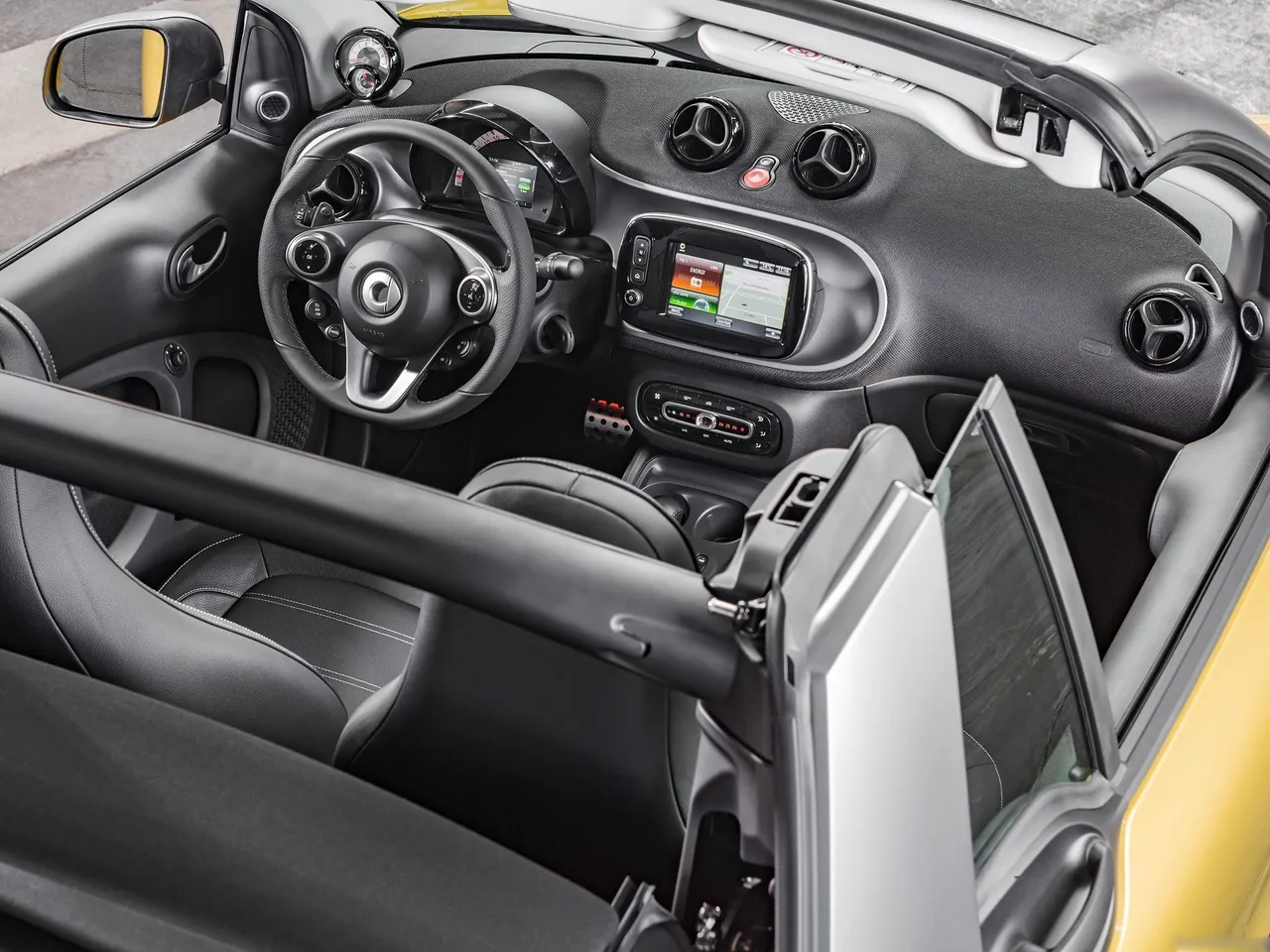 Smart fortwo Cabrio (2016) – interiér