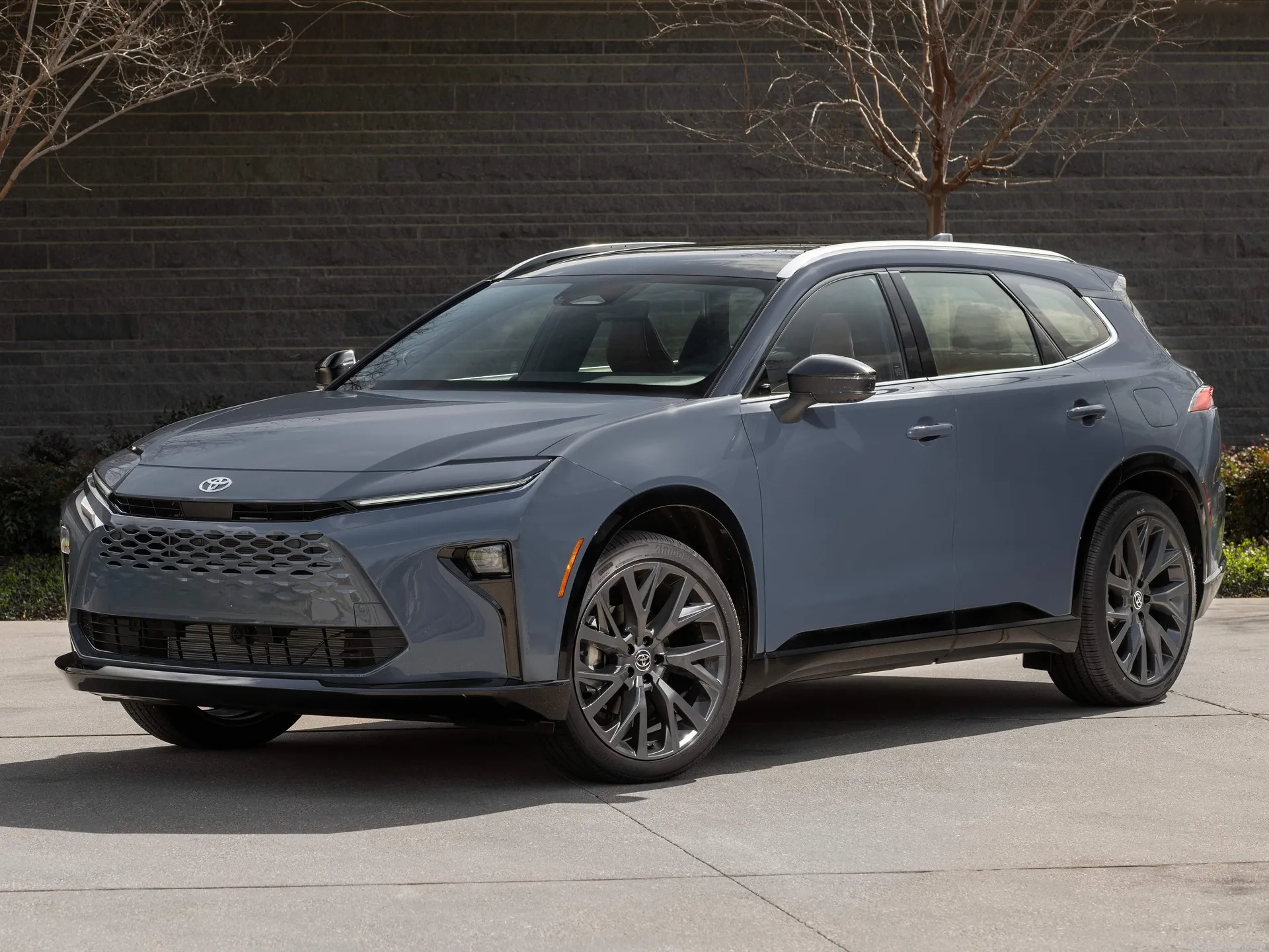 Toyota Crown Signia (2025)