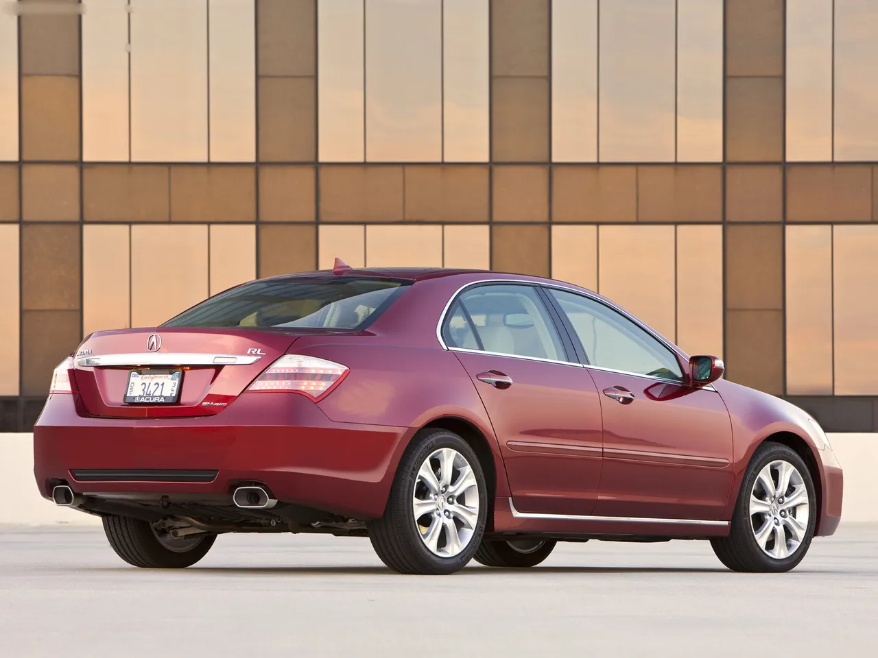 Acura RL (2009) - Rear Three-Quarter