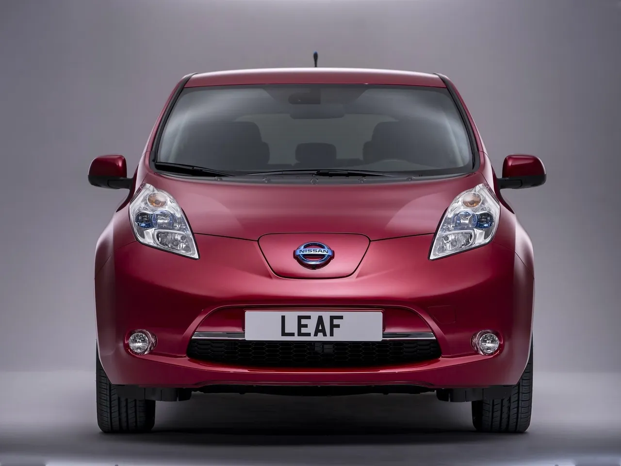 Nissan Leaf (2014) - Front