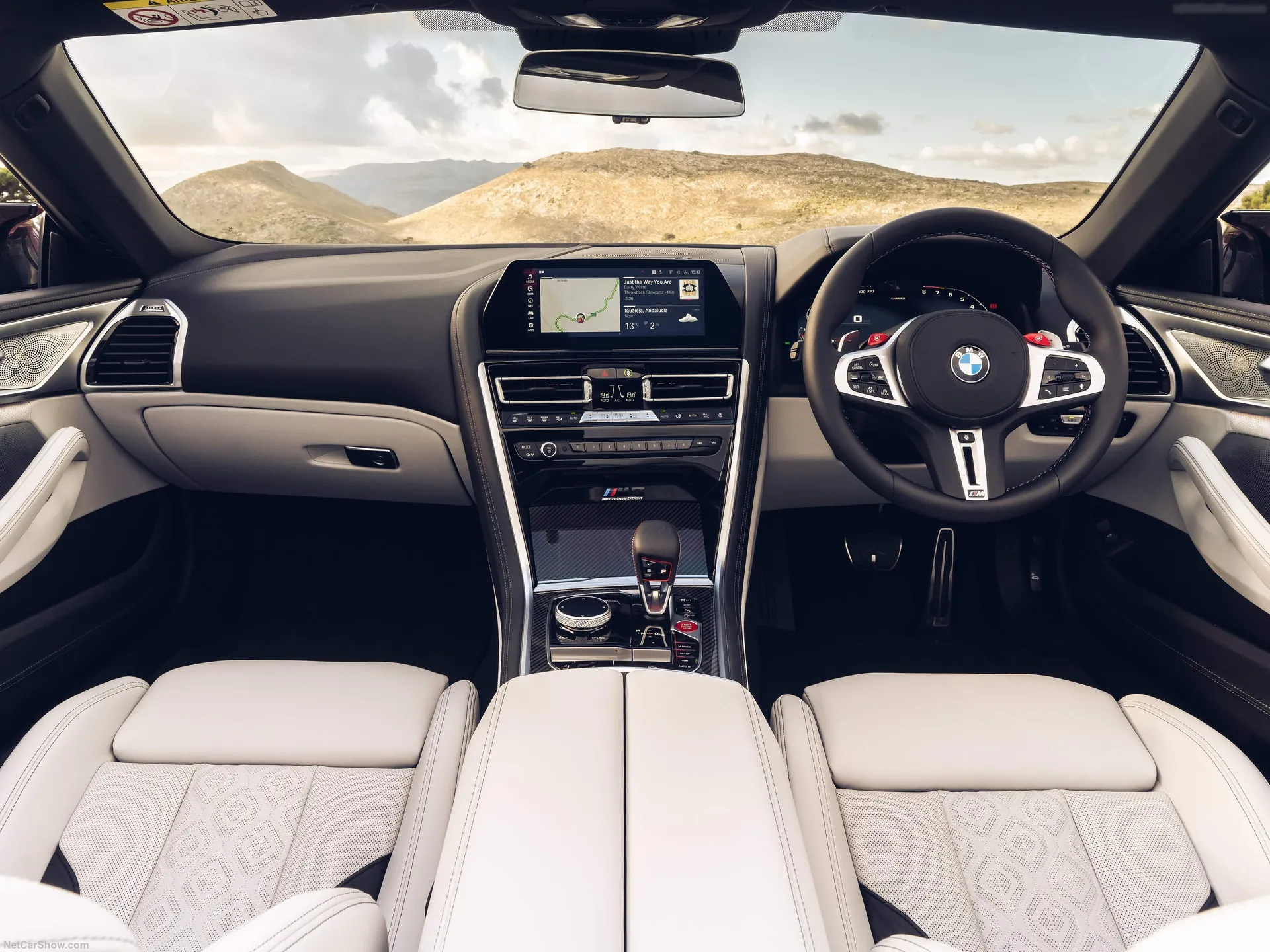 BMW M8 Competition Convertible [UK] (2020) - Interior
