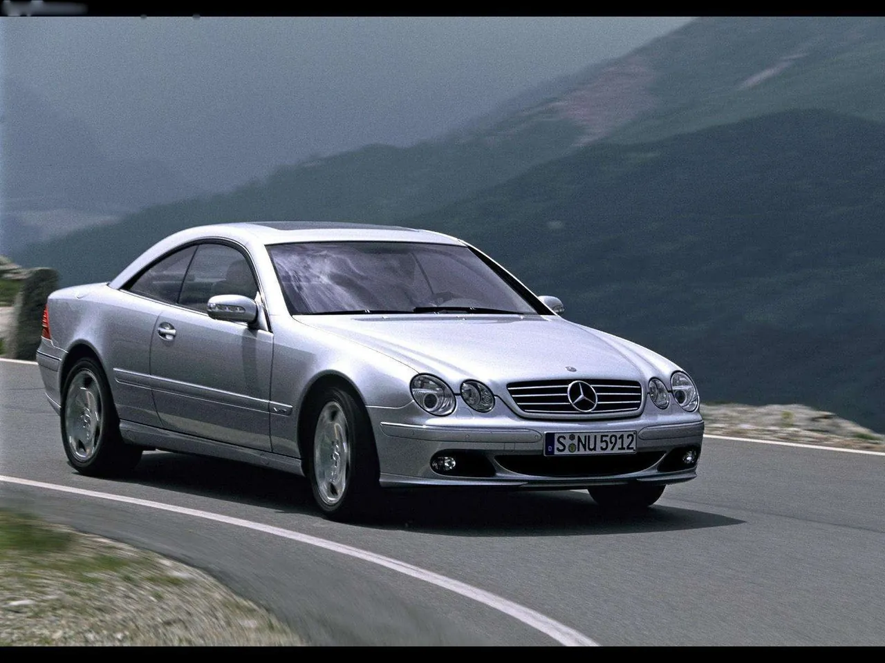 Mercedes-Benz CL600 (2003)