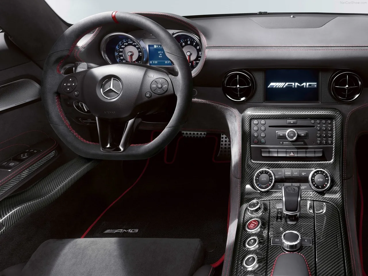 Mercedes-Benz SLS AMG Black Series (2014) - Interior