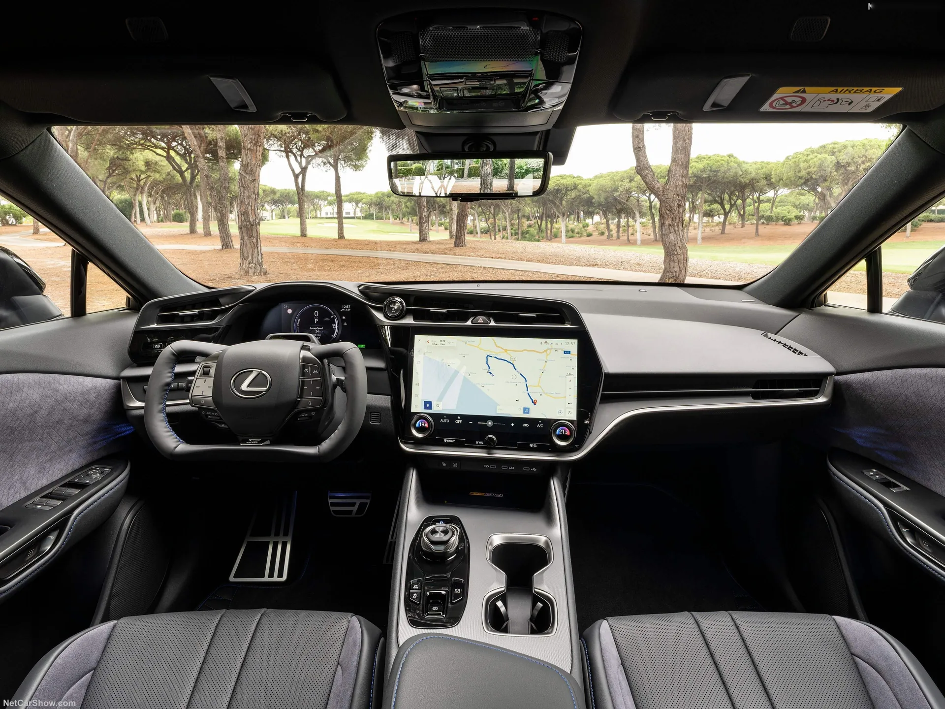 Lexus RZ (2026) – interiér