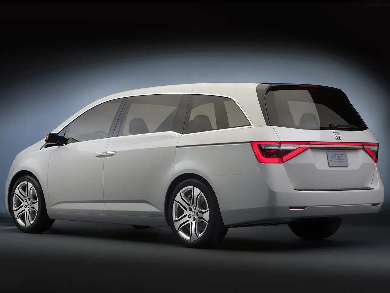 Honda Odyssey Concept (2010) – zadní tříčtvrteční pohled