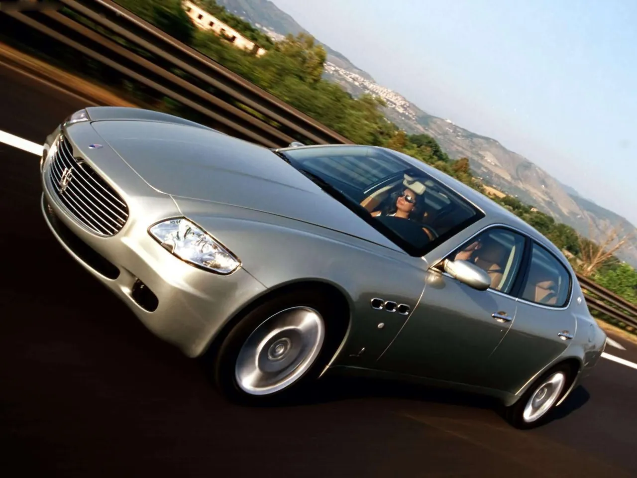 Maserati Quattroporte (2004)