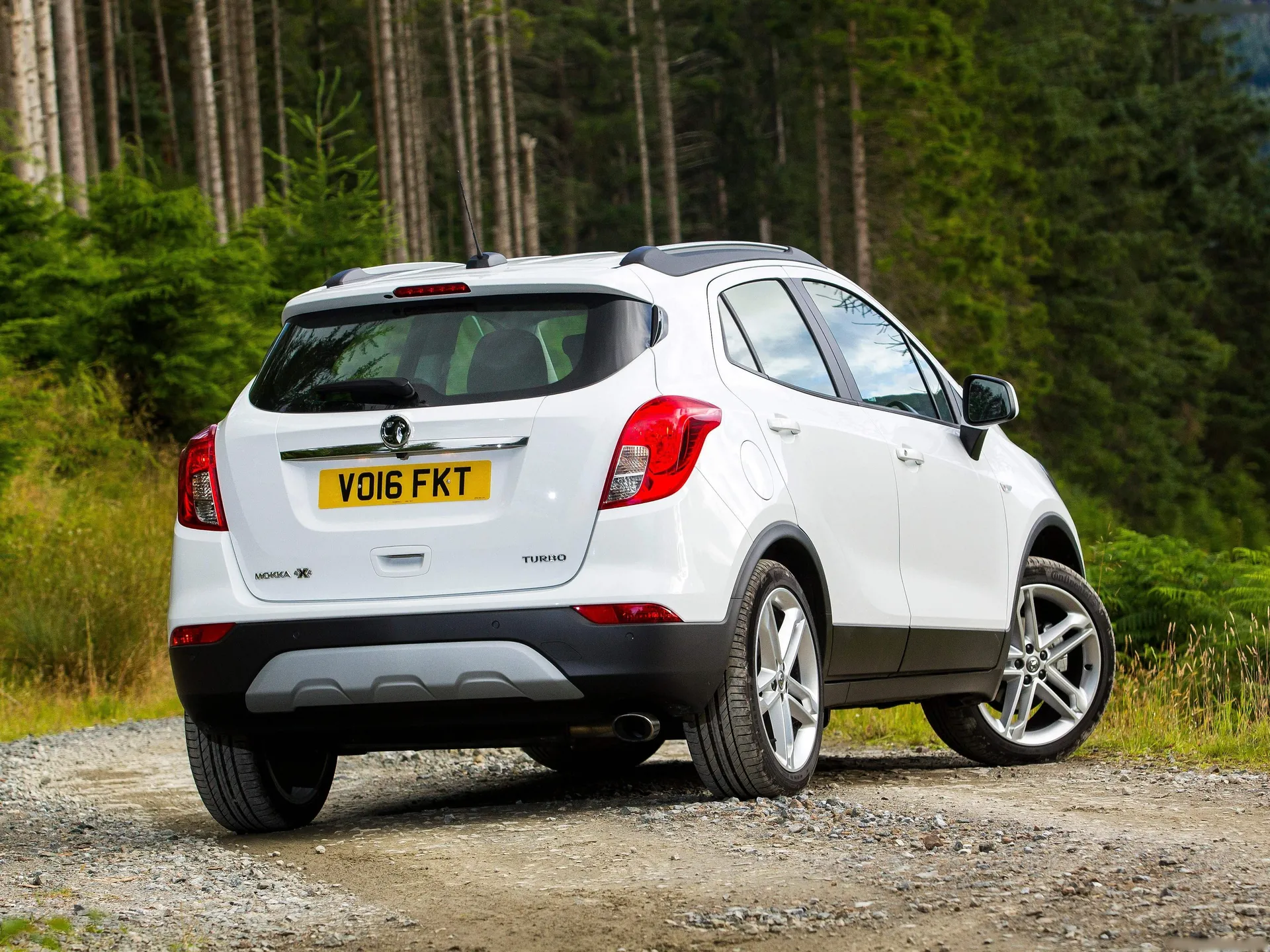Vauxhall Mokka X (2017) – zadní tříčtvrteční pohled
