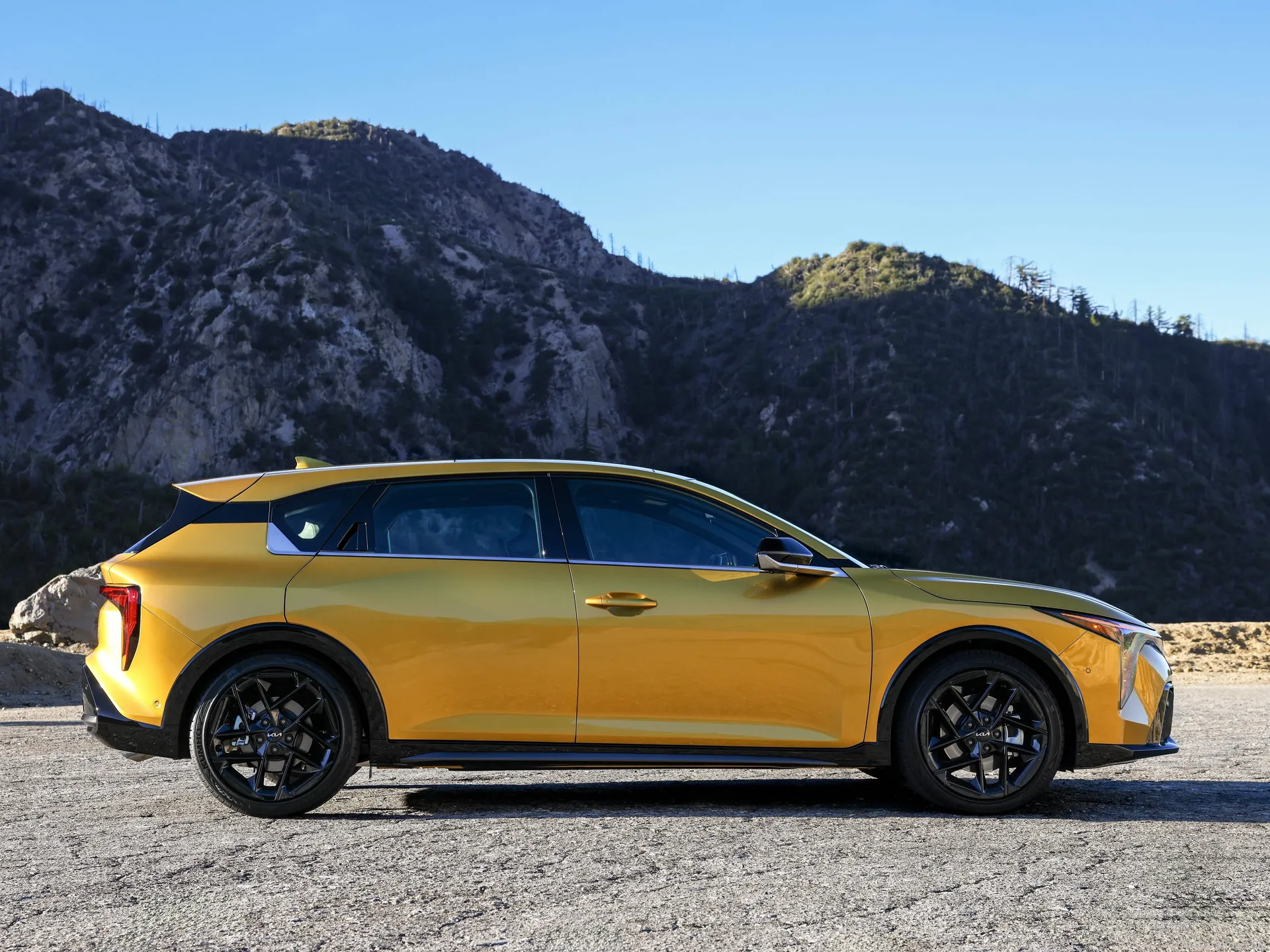 Kia K4 Hatchback (2026) – boční profil