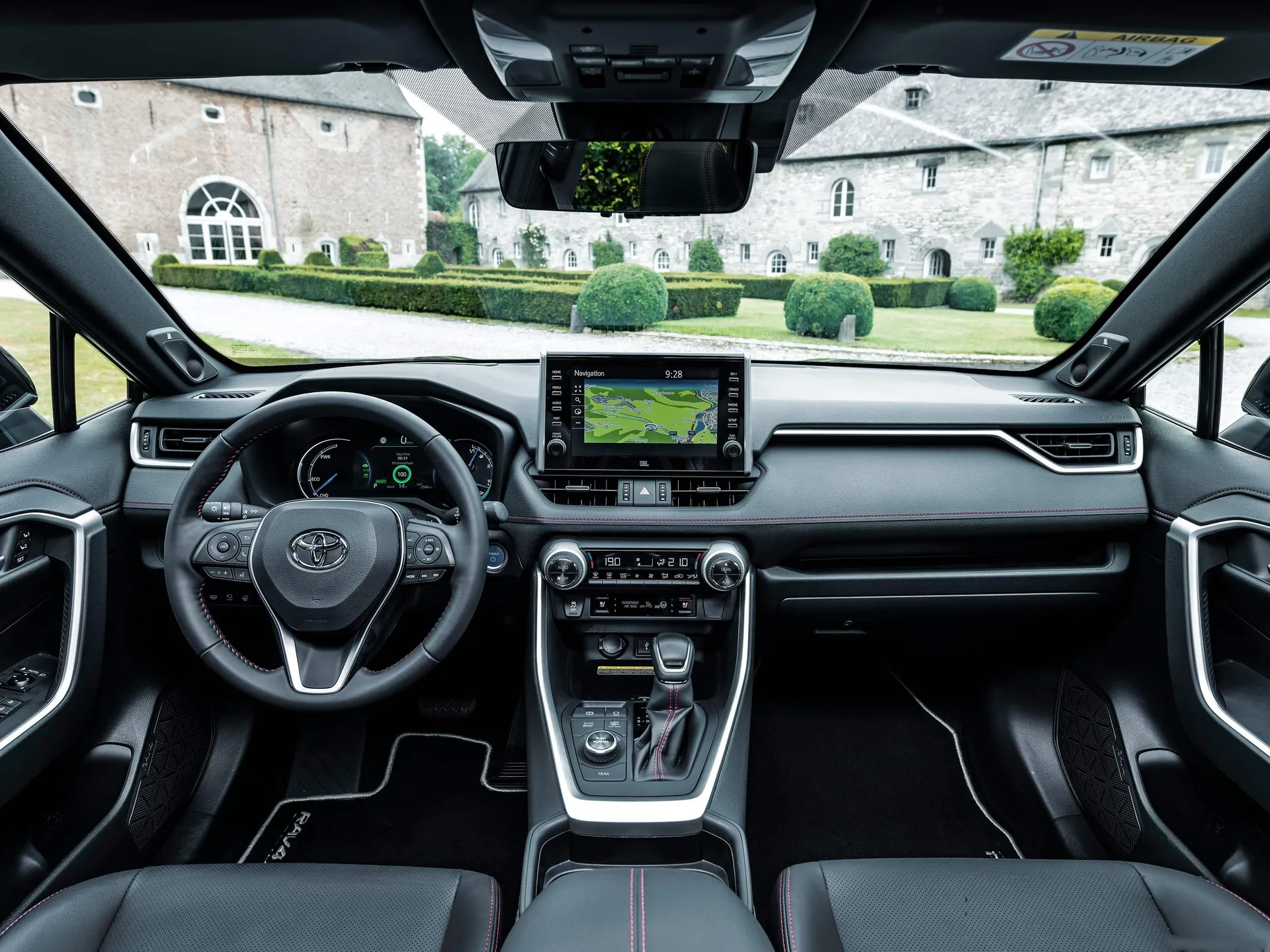 Toyota RAV4 Plug-in Hybrid (2021) – interiér