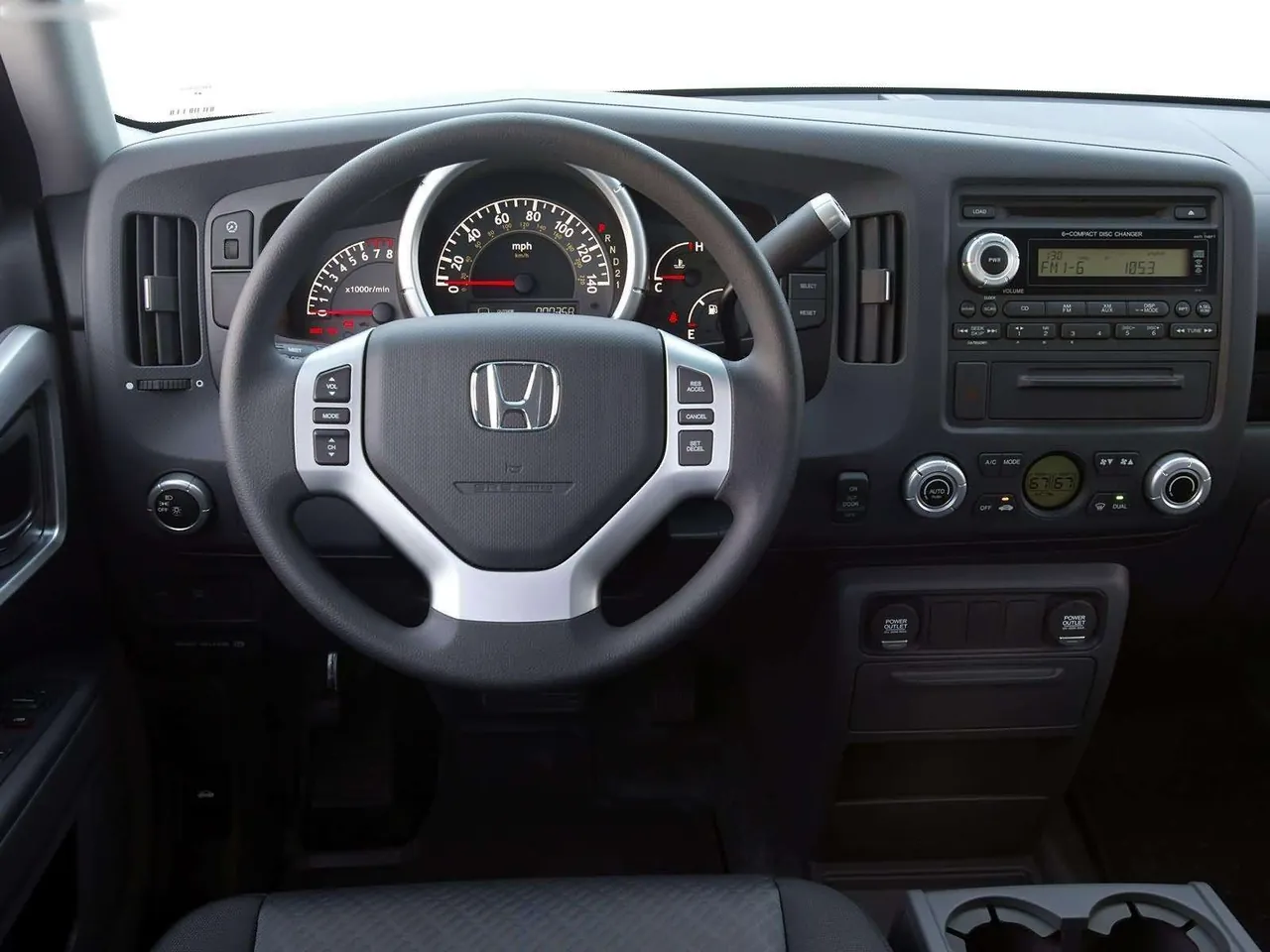 Honda Ridgeline RTS (2006) – interiér