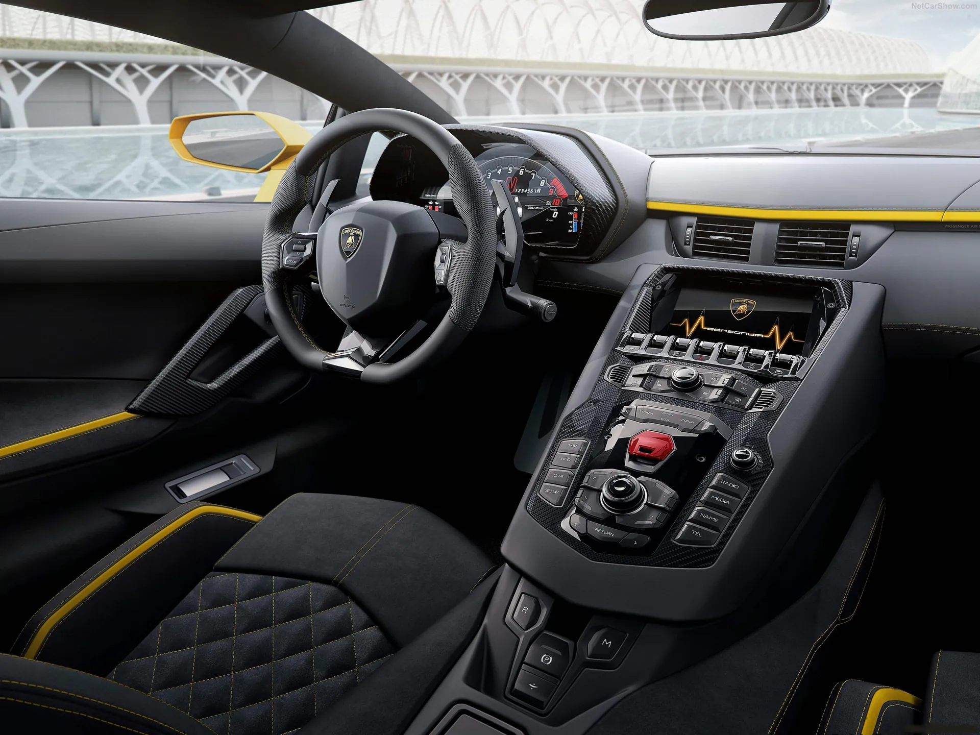 Lamborghini Aventador S (2017) - Interior