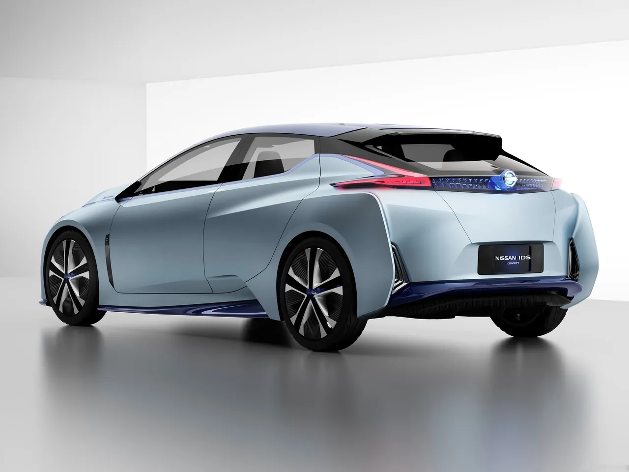 Nissan IDS Concept (2015) – zadní tříčtvrteční pohled