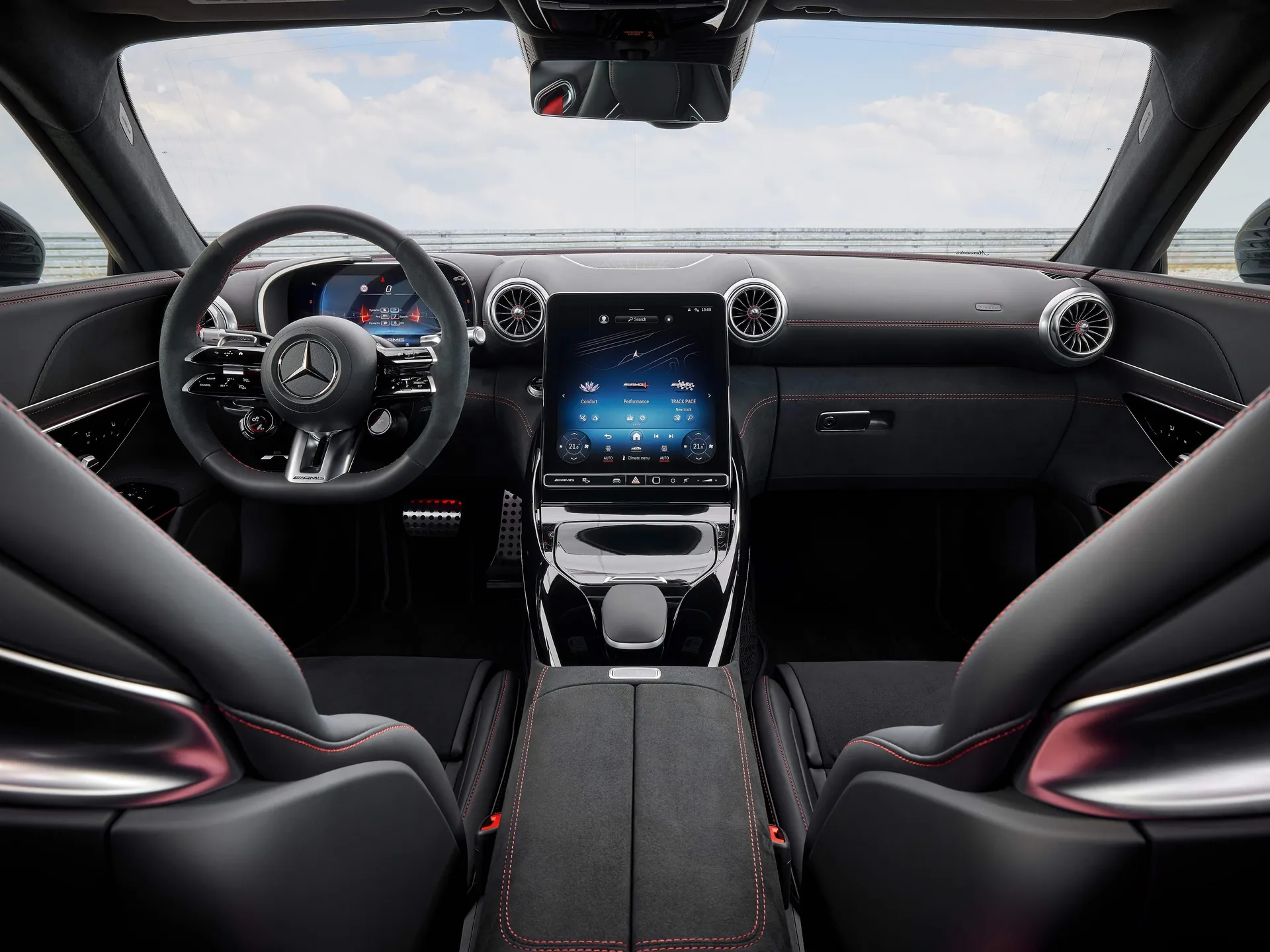 Mercedes-Benz AMG GT63 PRO (2025) – interiér
