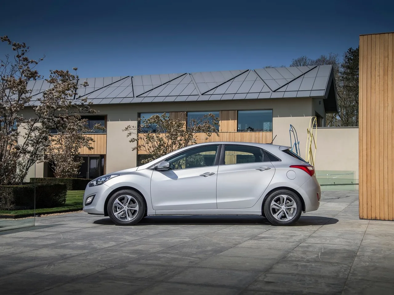 Hyundai i30 (2015) - Side Profile