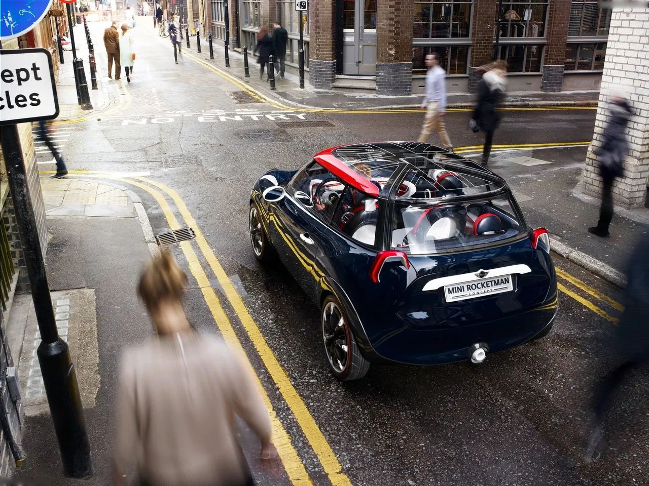 Mini Rocketman Concept (2012) – zadní tříčtvrteční pohled