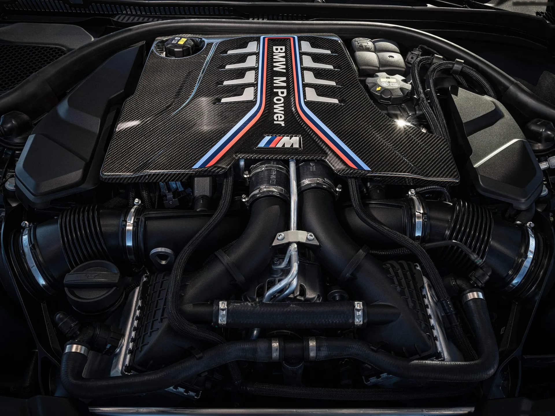 BMW M5 CS (2022) - Engine