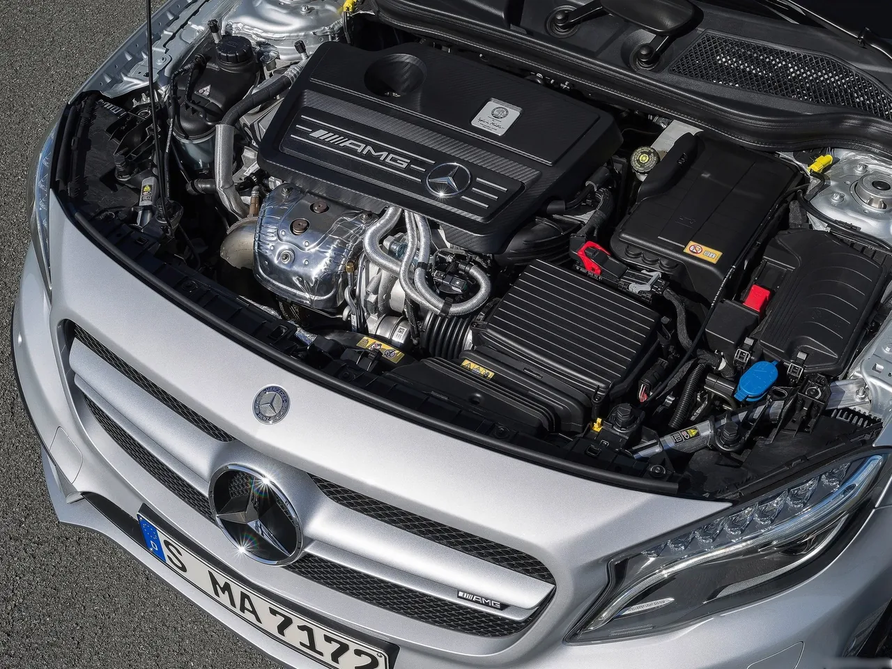 Mercedes-Benz GLA45 AMG (2015) - Engine Bay