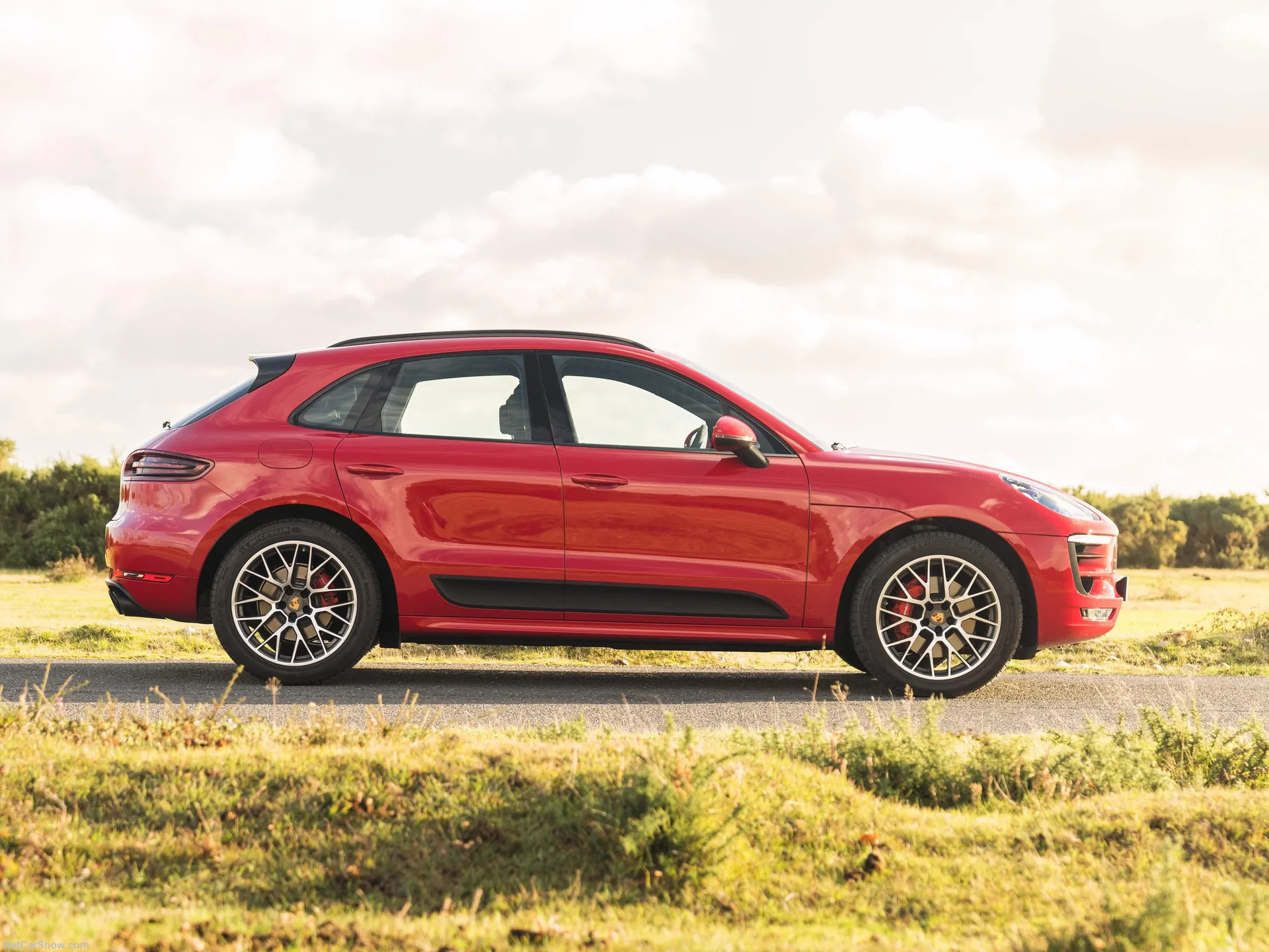 Porsche Macan GTS (2017) – boční profil