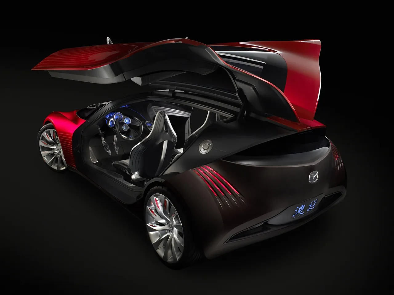 Mazda Ryuga Concept (2007) – zadní tříčtvrteční pohled