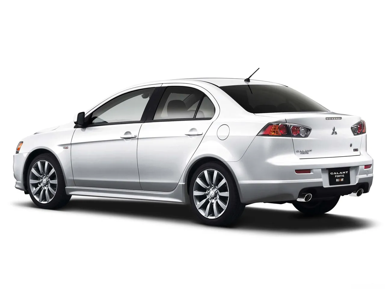 Mitsubishi Galant Fortis Ralliart (2009) – zadní tříčtvrteční pohled