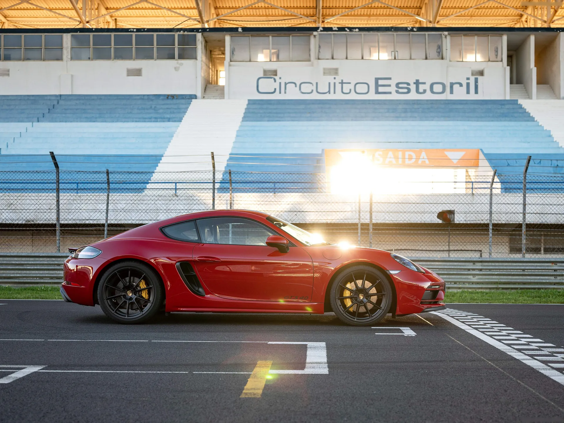 Porsche 718 Cayman GTS 4.0 (2020) - Side Profile