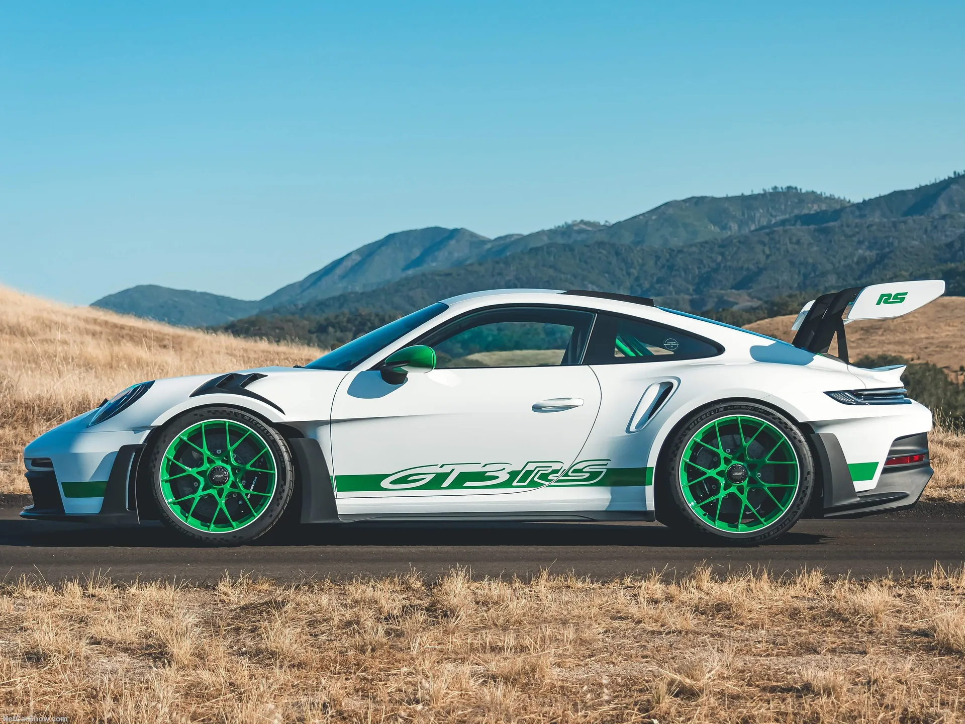 Porsche 911 GT3 RS Carrera RS 2.7 Tribute (2023) – boční profil