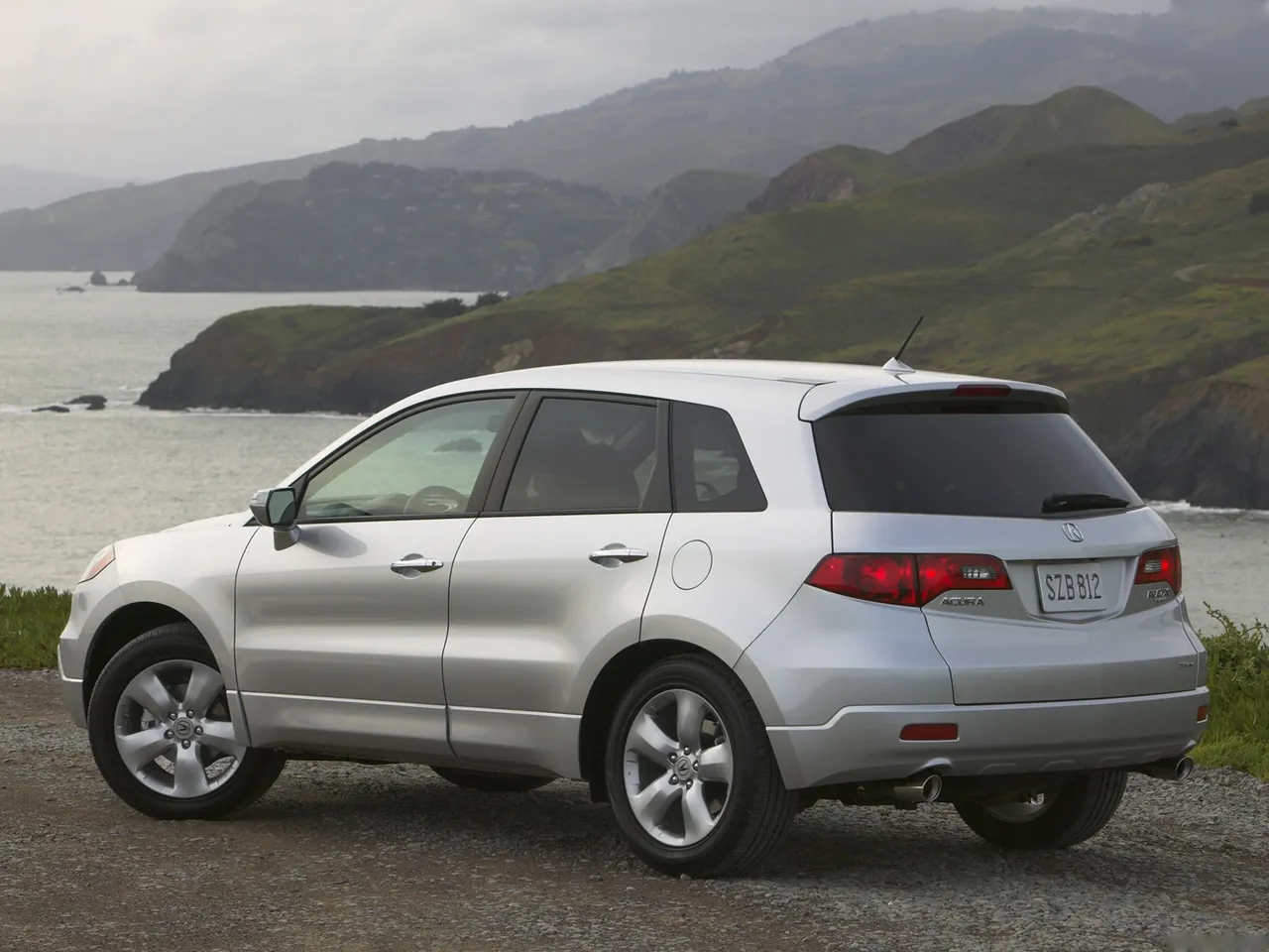 Acura RDX (2007) – zadní tříčtvrteční pohled