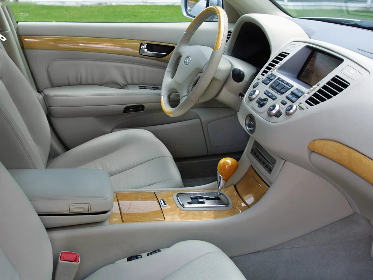 Infiniti Q45 (2003) – interiér