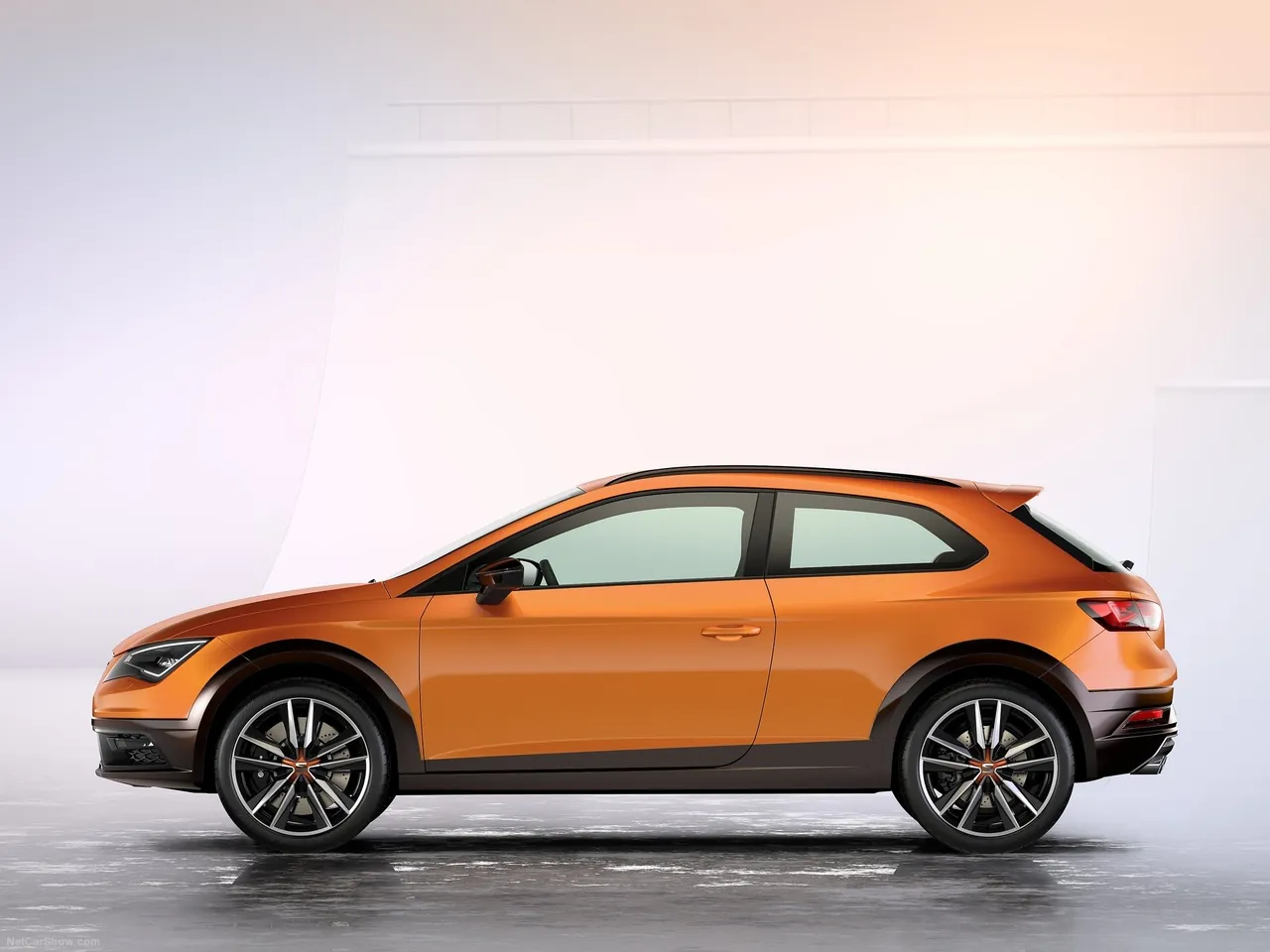 Seat Leon Cross Sport Concept (2015) – boční profil