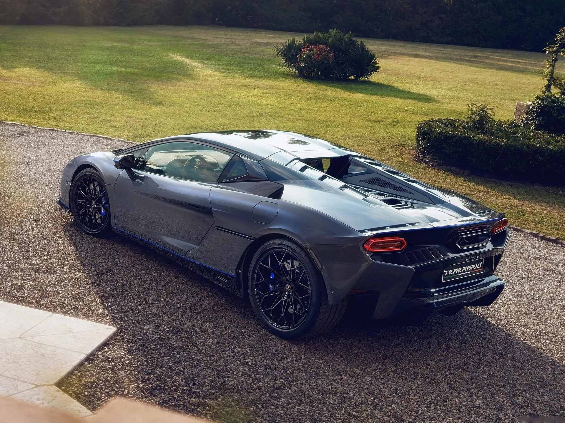 Lamborghini Temerario Ad Personam (2025) – zadní tříčtvrteční pohled