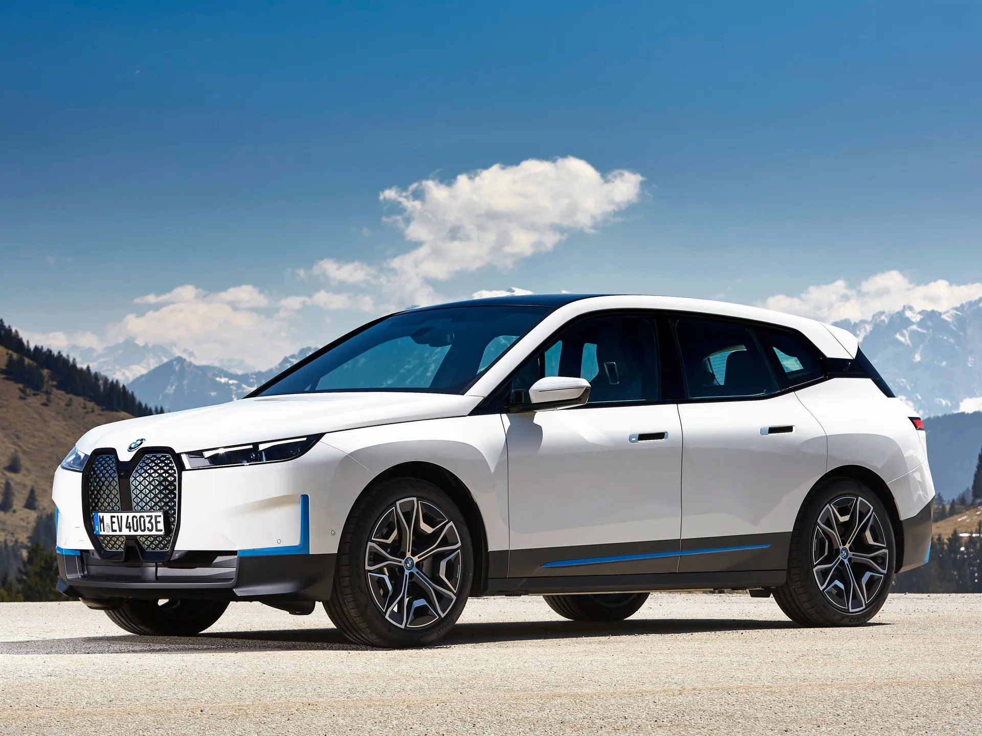 BMW iX (2022)