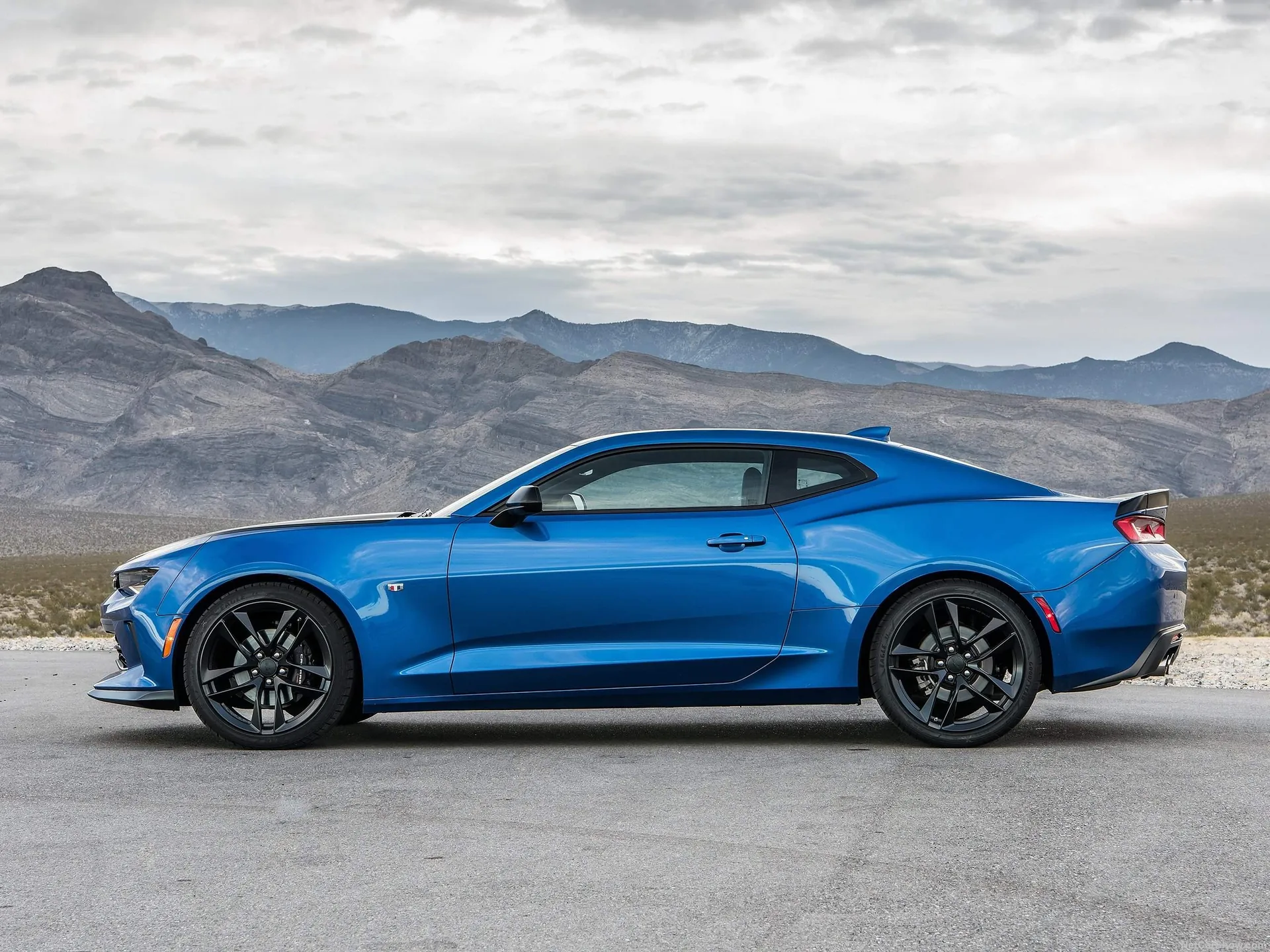 Chevrolet Camaro 1LE (2017) – boční profil