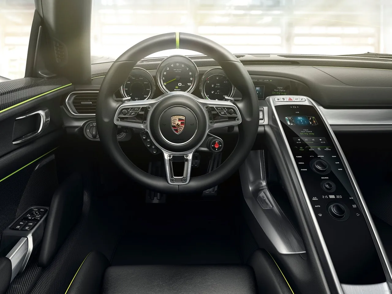 Porsche 918 Spyder (2015) – interiér