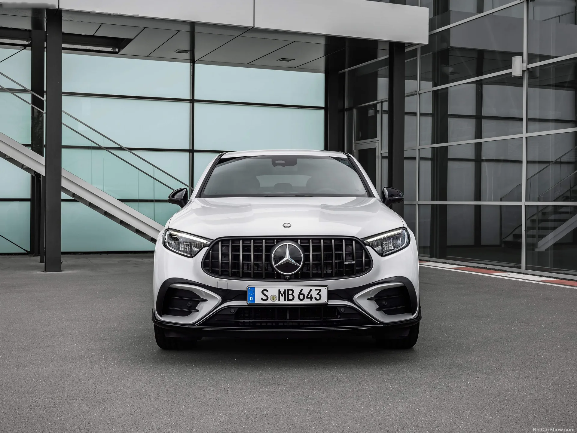 Mercedes-Benz GLC43 AMG Coupe (2024) - Front