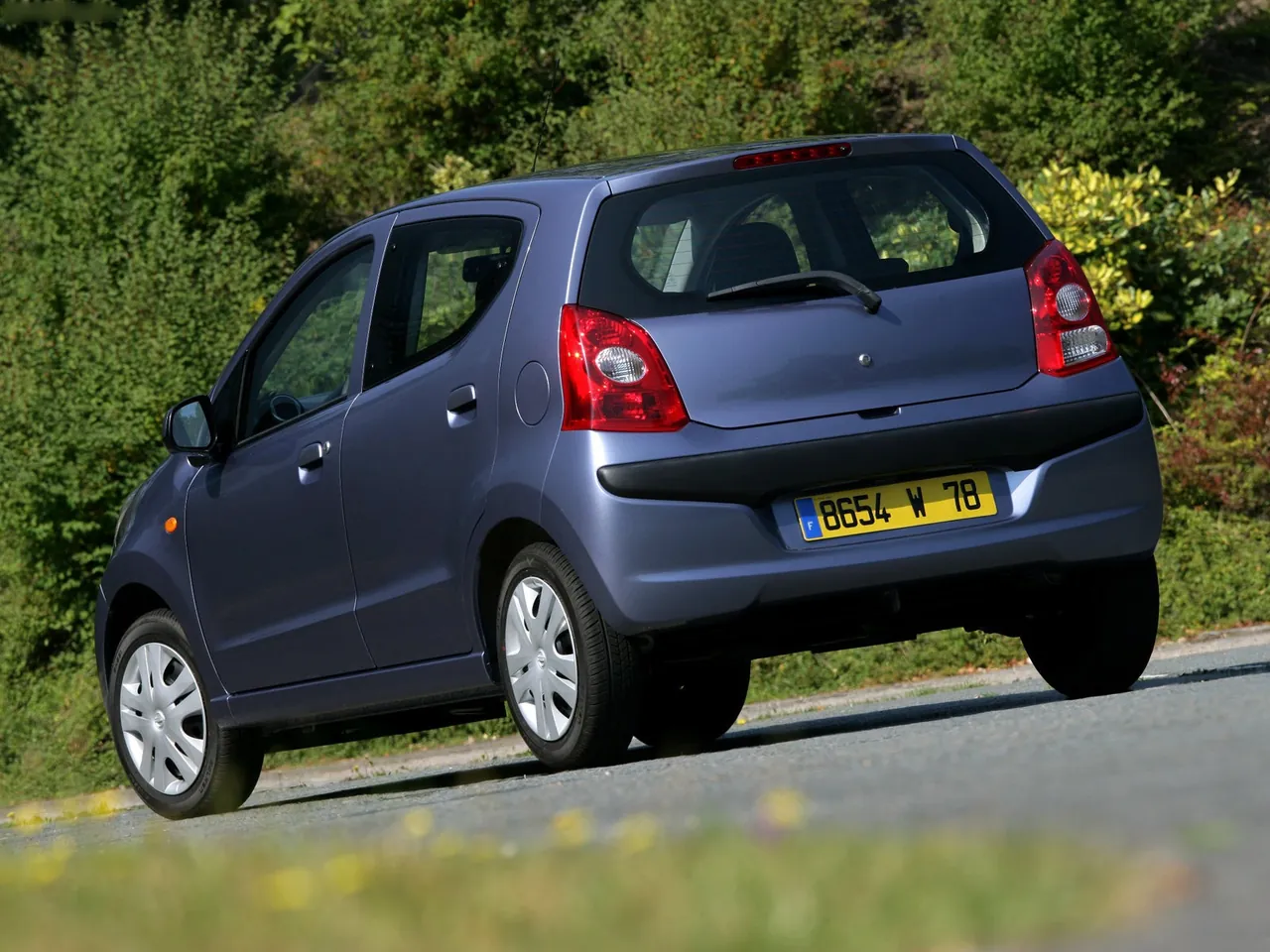 Nissan Pixo (2009) – zadní tříčtvrteční pohled