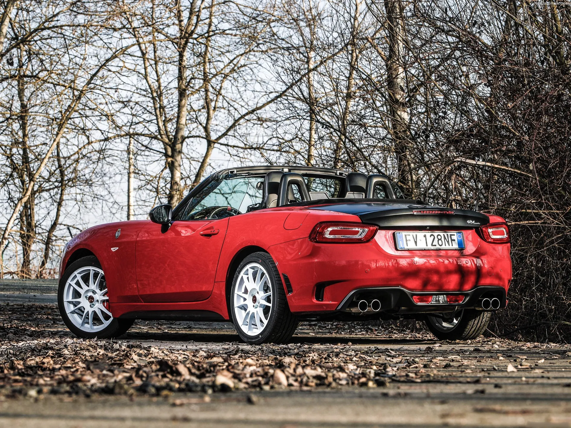 Fiat 124 Abarth Rally Tribute (2019) – zadní tříčtvrteční pohled