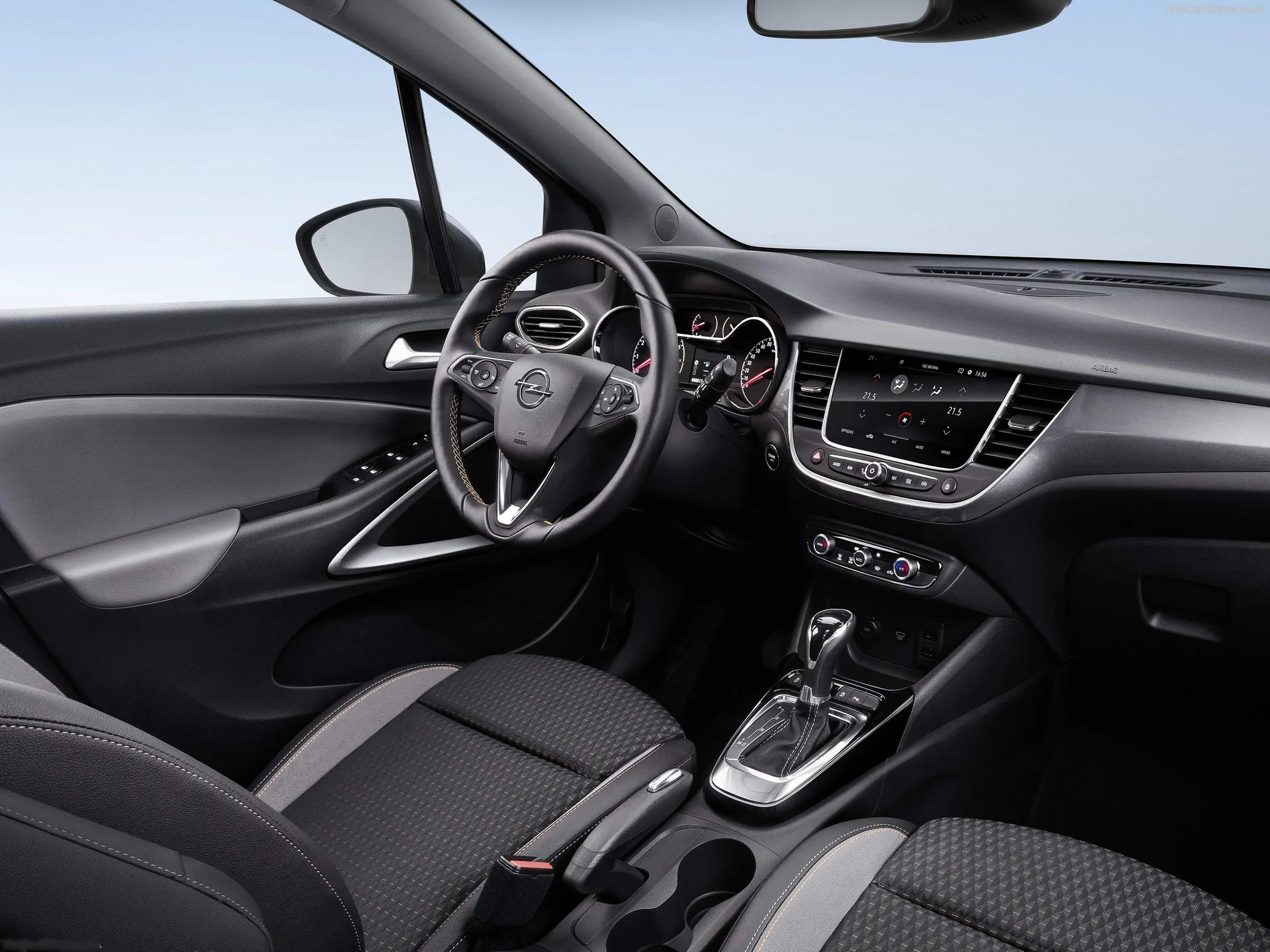 Opel Crossland X (2018) – interiér
