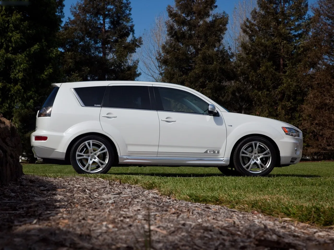 Mitsubishi Outlander GT Concept (2009) – boční profil