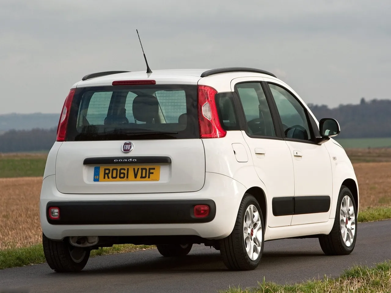 Fiat Panda [UK] (2013) – zadní tříčtvrteční pohled