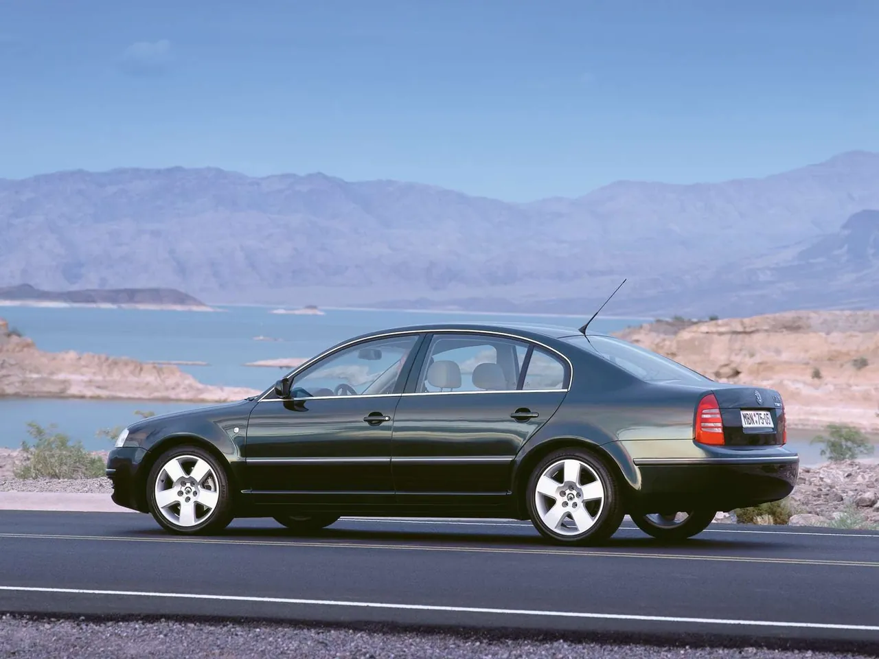 Skoda Superb (2001) – zadní tříčtvrteční pohled
