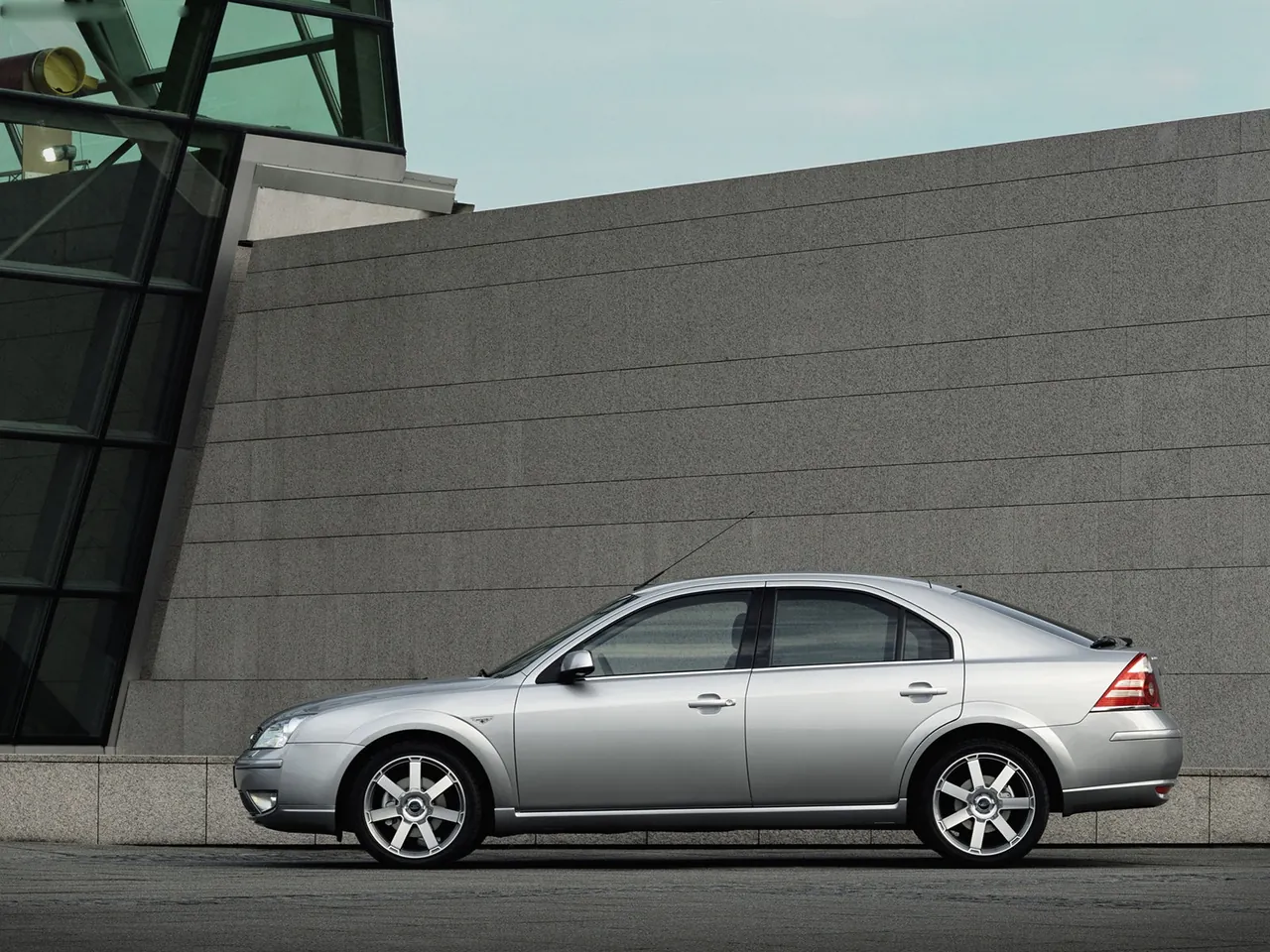 Ford Mondeo (2005) – boční profil