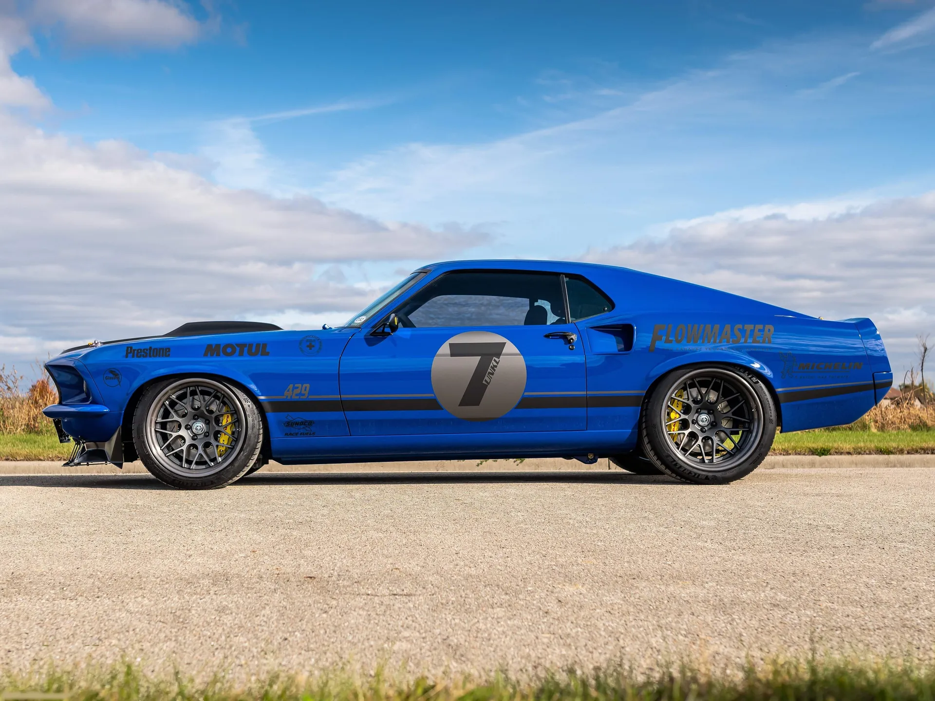 Ford Mustang Mach 1 UNKL by Ringbrothers (1969) – boční profil