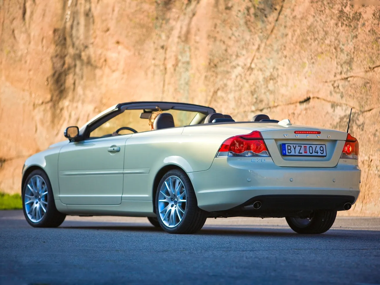 Volvo C70 (2007) – zadní tříčtvrteční pohled