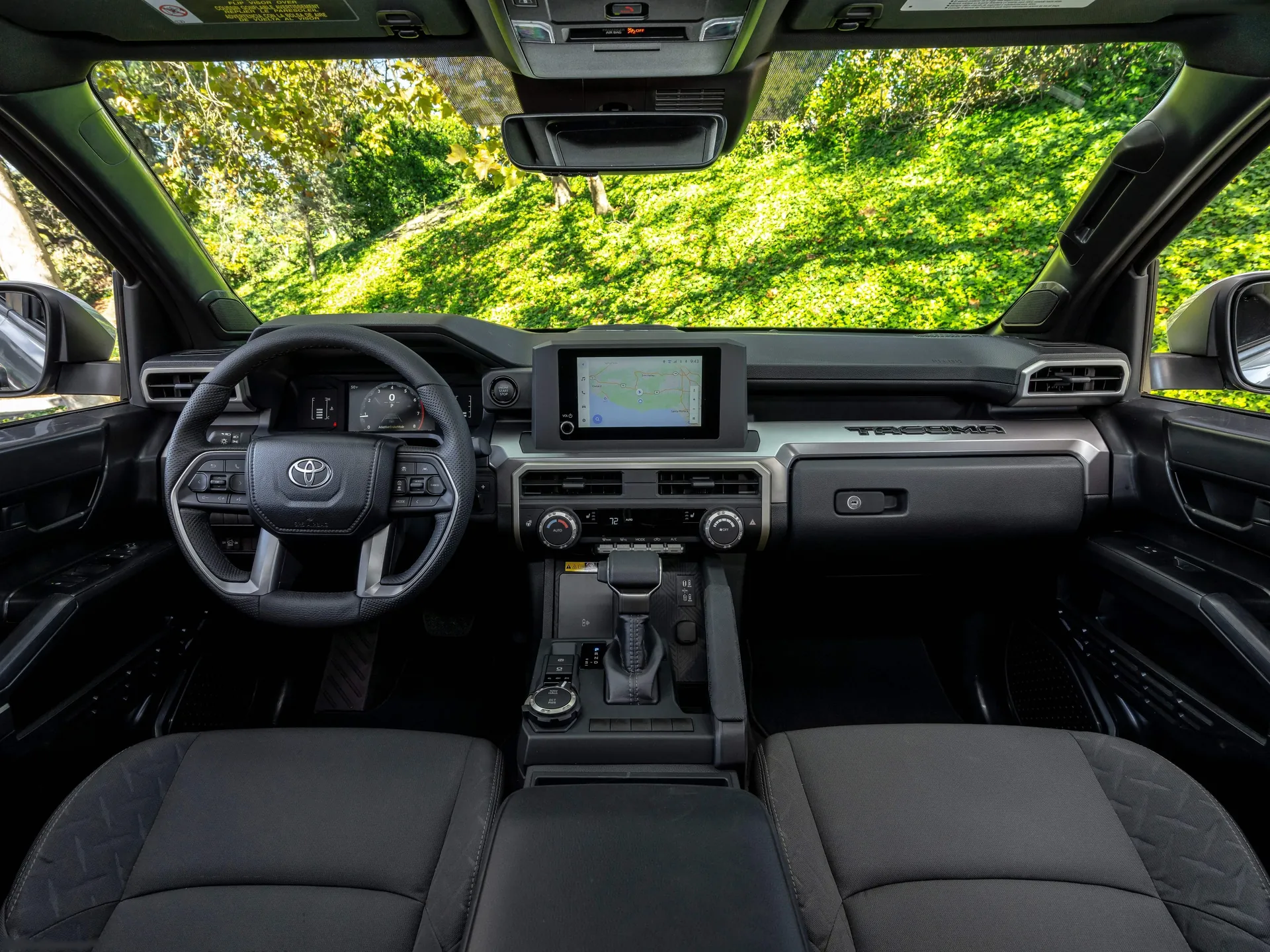 Toyota Tacoma SR5 (2024) – interiér