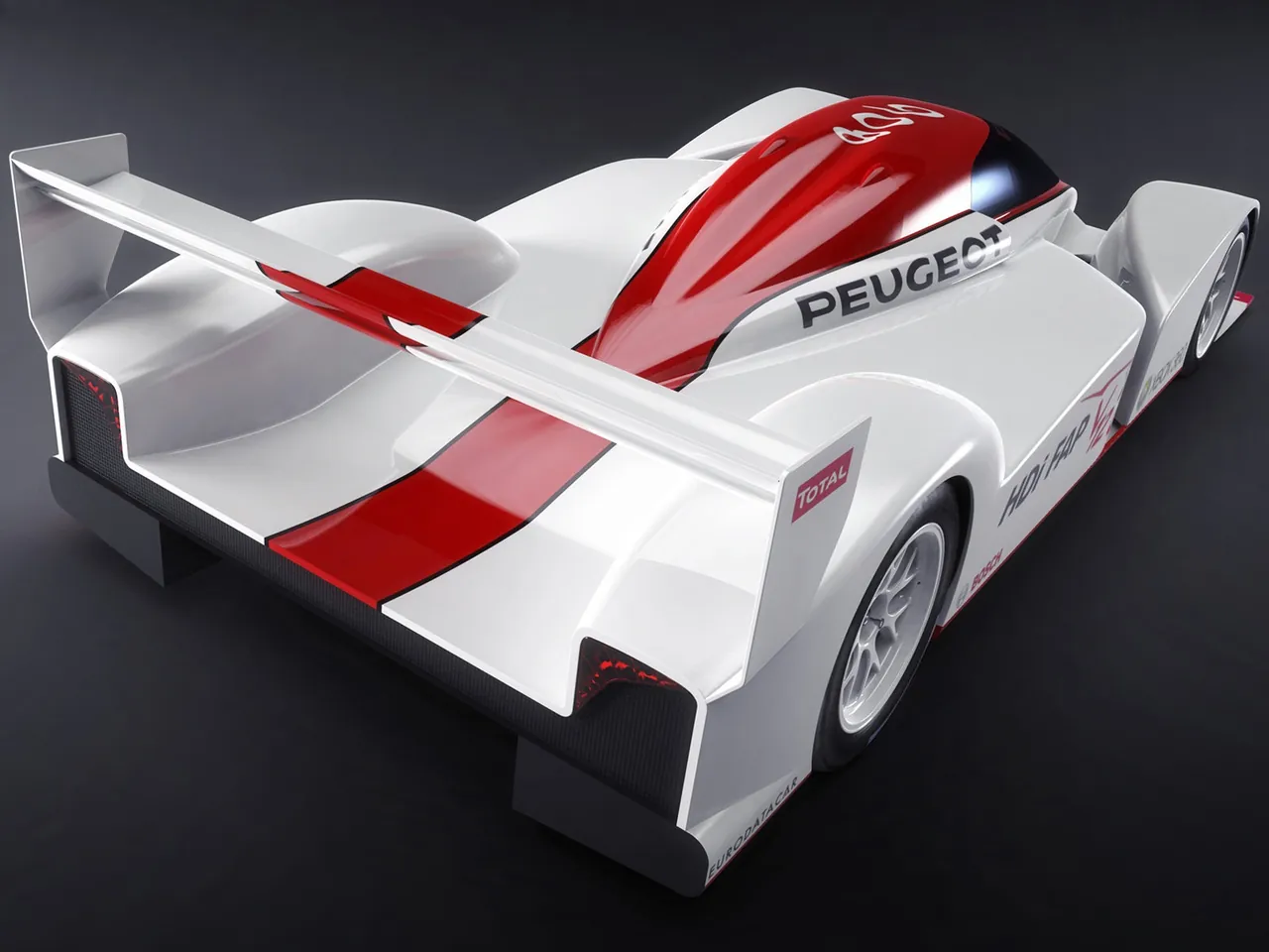 Peugeot 908 V12 HDi DPFS (2007) – zadní tříčtvrteční pohled