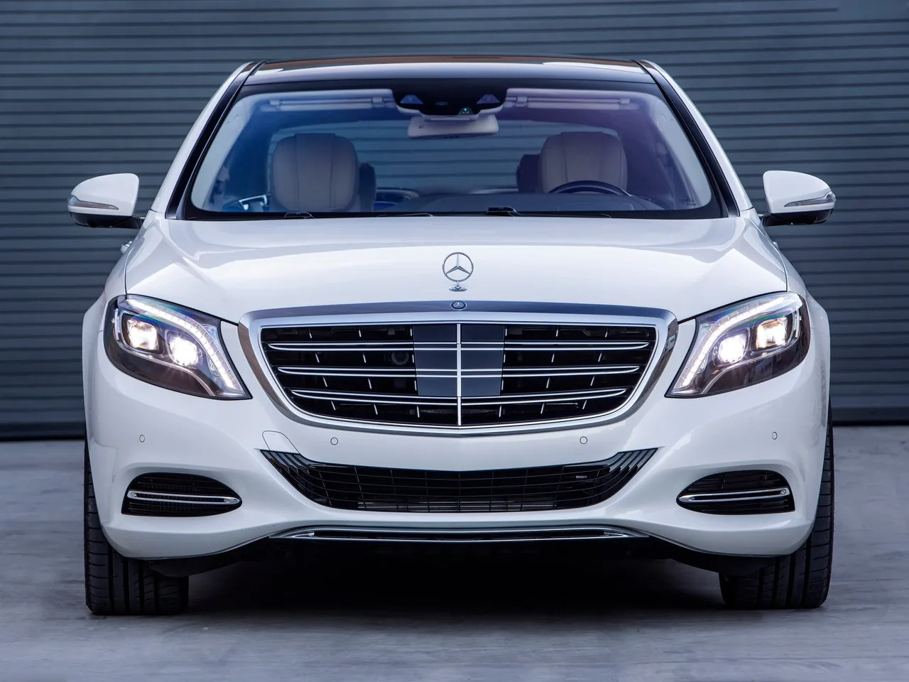 Mercedes-Benz S-Class Maybach (2016) - Front