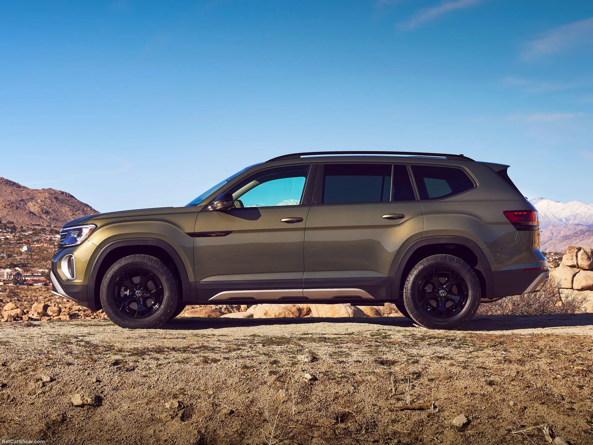 Volkswagen Atlas Peak Edition (2024) – boční profil