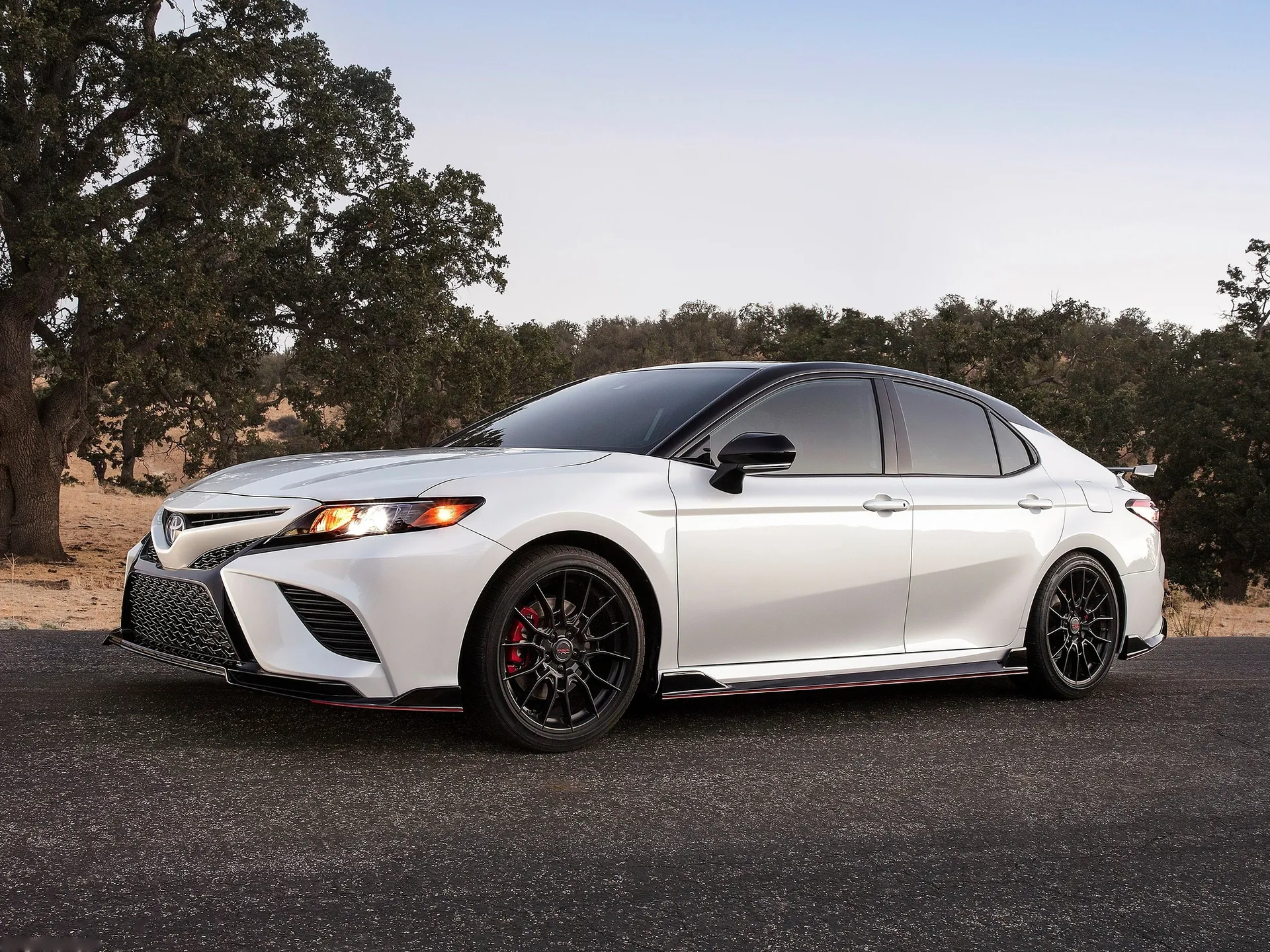 Toyota Camry TRD (2020)