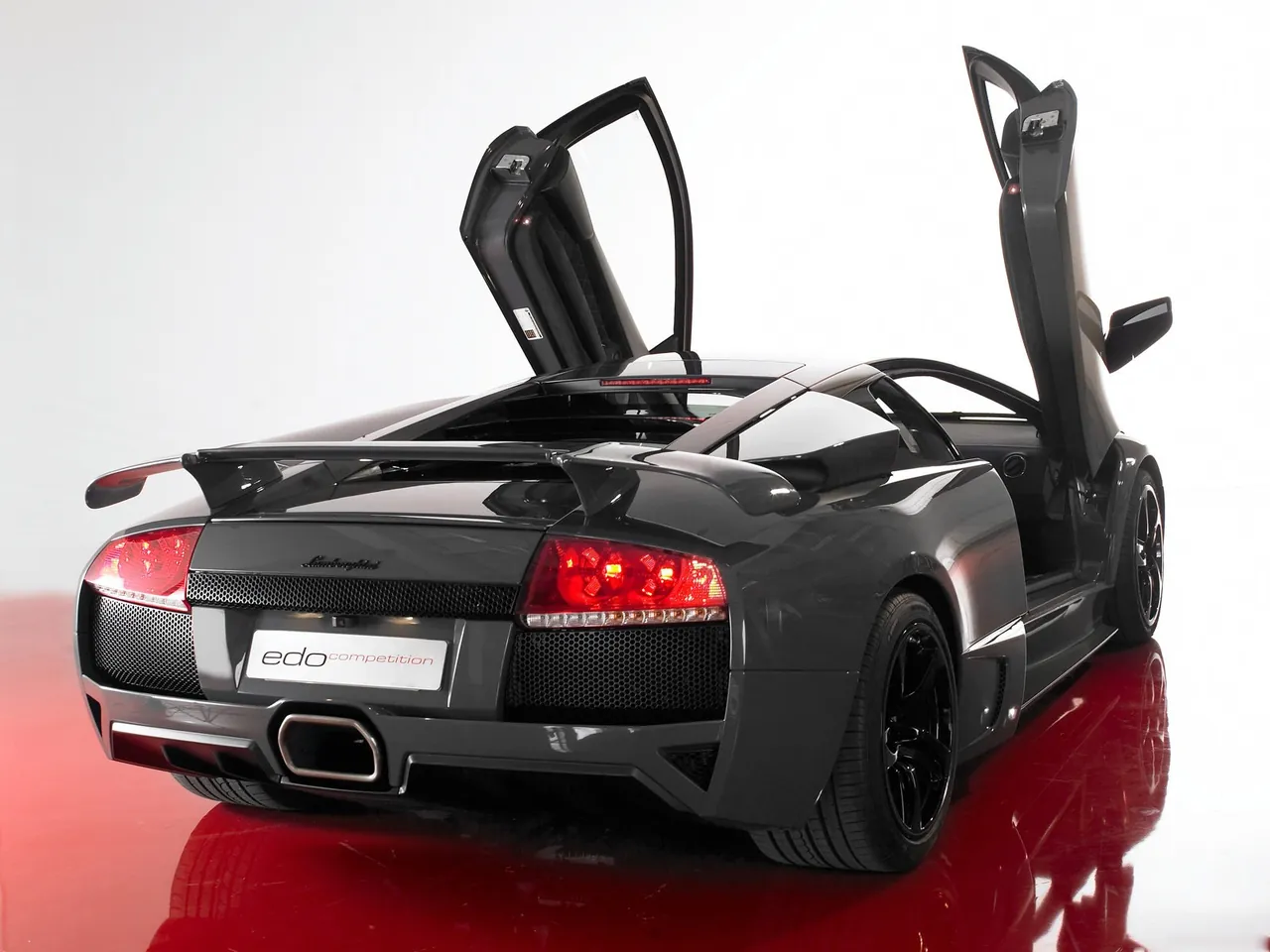 Edo Lamborghini Murcielago LP640 (2007) – zadní tříčtvrteční pohled
